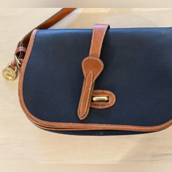 Dooney and Bourke purse - Picture 3 of 10